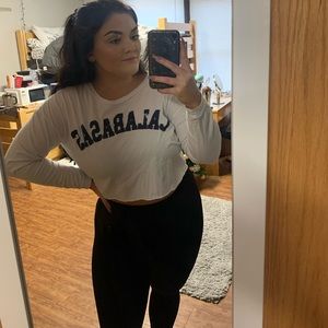 CALABASAS cropped graphic tee